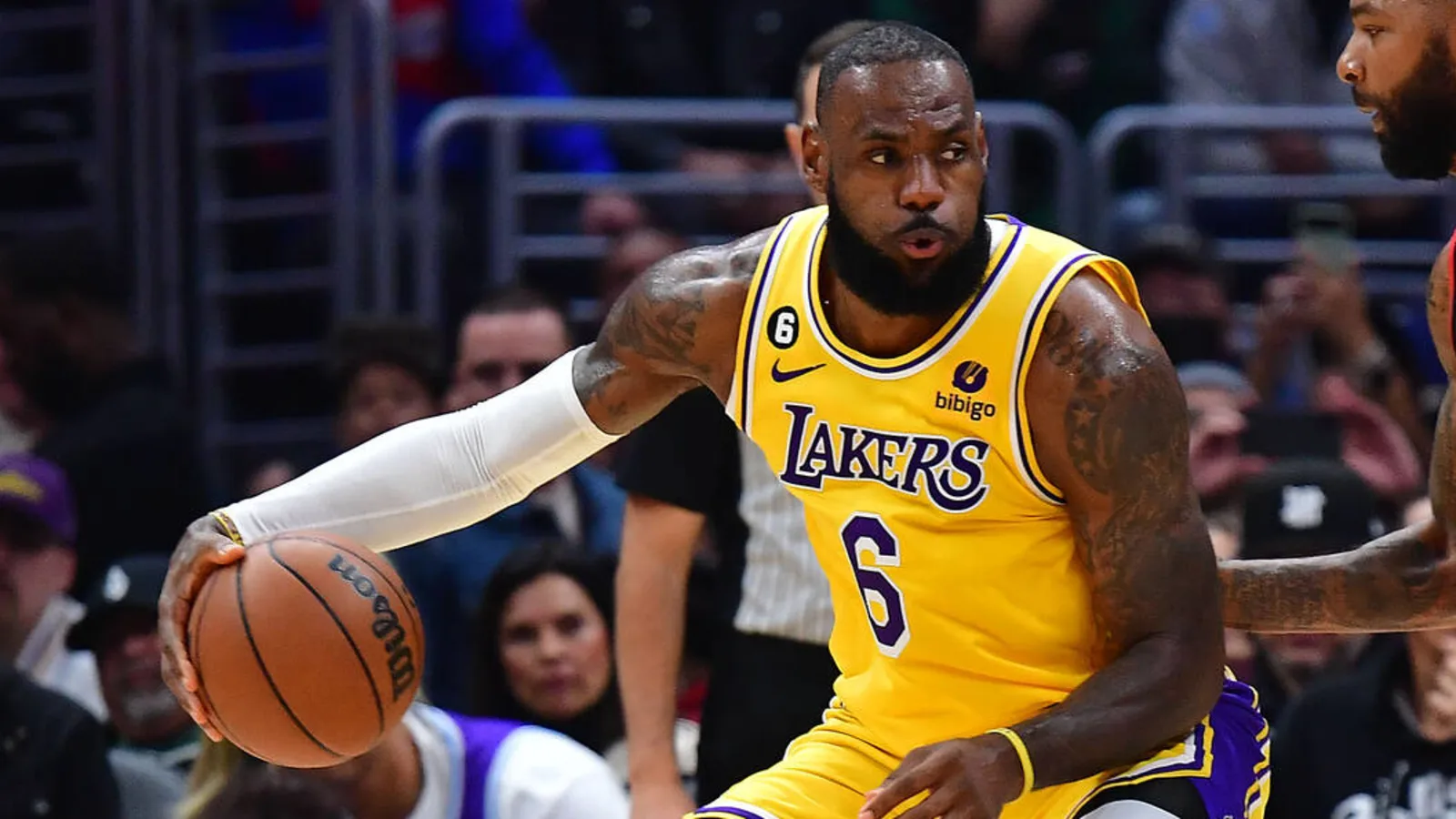 “LeBron James Makes Highly Anticipated Return To Lakers Lineup After 20 ...