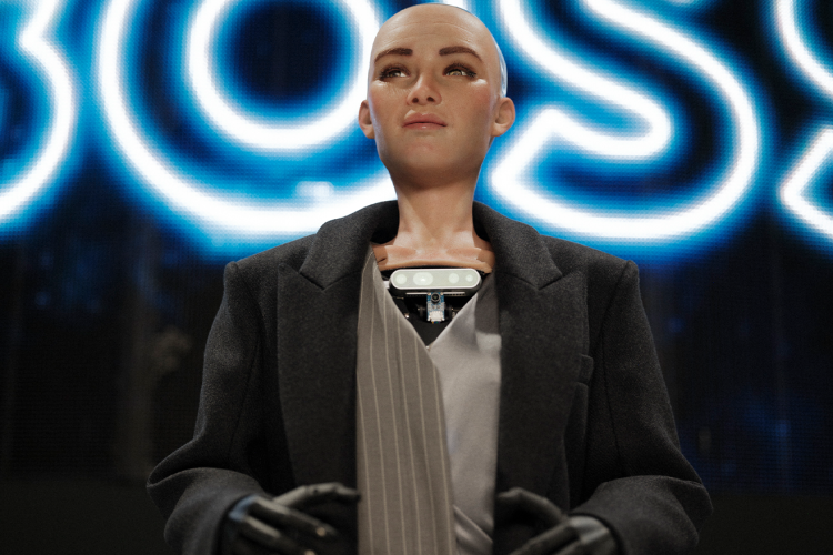 BOSS Techtopia Sophia The Robot Takes Over The Spring Summer 2024   Boss Techtopia Sophia The Robot Spring Summer 2024 Runway 00.webp