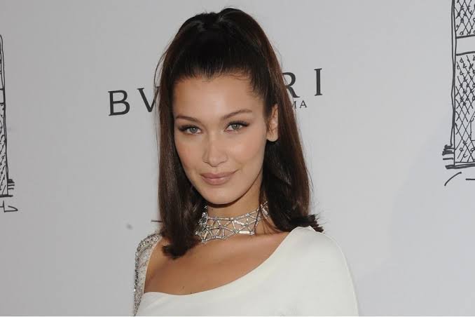 Bella Hadid’s Vintage Vacation Style Channels Carrie Bradshaw Bella Hadid’s Vintage Vacation Style Channels Carrie Bradshaw | Celebrity Fashion Trends 2026
